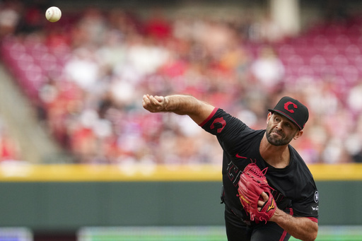 Cincinnati Reds pitcher Nick Martinez throws during the first inning of a baseball game against the San Diego Padres, Friday, June 27, 2025, in Cincinnati. (AP Photo/Jeff Dean)