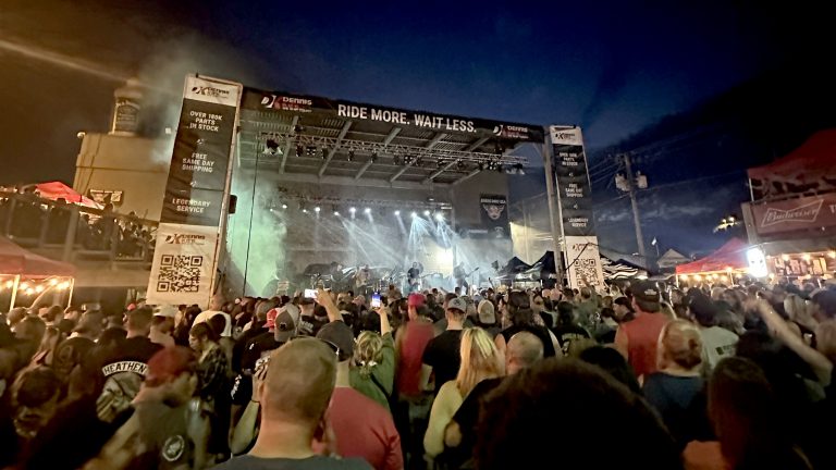 Juliet Motel: Judd Hoos & Denham performing at the Iron Horse Saloon.