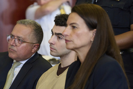 Luigi Mangione, accused of fatally shooting UnitedHealthcare CEO Brian Thompson, appears in Manhattan state court in New York, Tuesday, Sept. 16, 2025. (Curtis Means/Pool Photo via AP)